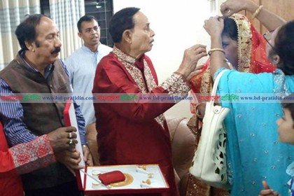 পিতা হিসেবে মেয়েটির বিয়ে দিলেন এরশাদ
