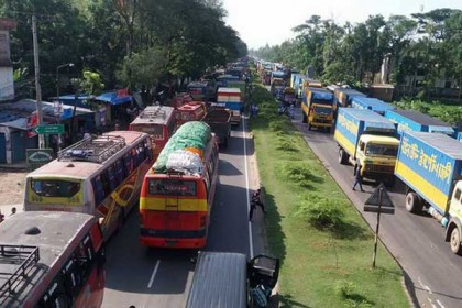 ঢাকা-চট্টগ্রাম মহাসড়কে বাস ধর্মঘট স্থগিত
