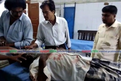 পশ্চিমবঙ্গে পঞ্চায়েত নির্বাচনে ব্যাপক সহিংসতা, নিহত ১ 

