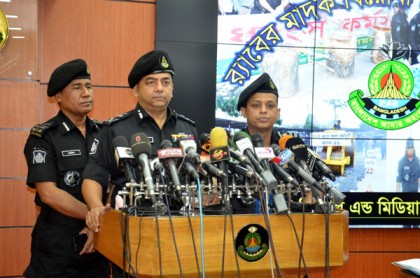 মাদকের বিরুদ্ধে তাৎক্ষণিক মোবাইল কোর্ট ও সাজা : র‌্যাবের ডিজি