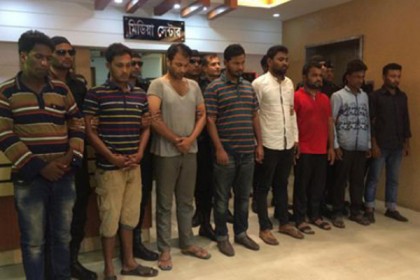 র‌্যাবের হাতে গাড়ি চোর চক্রের ৮ সদস্য গ্রেফতার