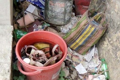 বেনাপোল বন্দরে বাথরুমে মিলল ১০টি তাজা বোমা
