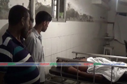 সাভারে সড়ক দুর্ঘটনায় ২ মোটরসাইকেল আরোহী নিহত 