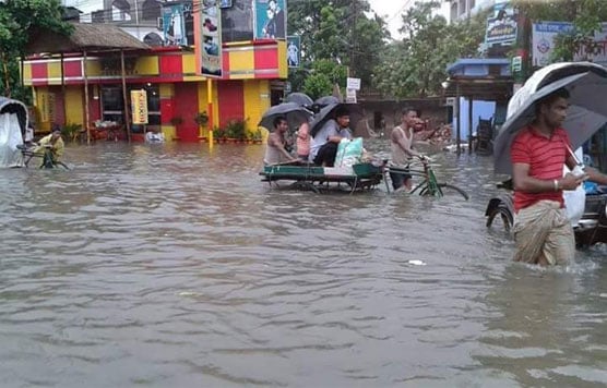 চট্টগ্রামে অল্প বৃষ্টিতেই নিন্মাঞ্চলে জলাবদ্ধতা 