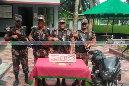 পুটখালী সীমান্তে ২৩ সোনার বার উদ্ধার