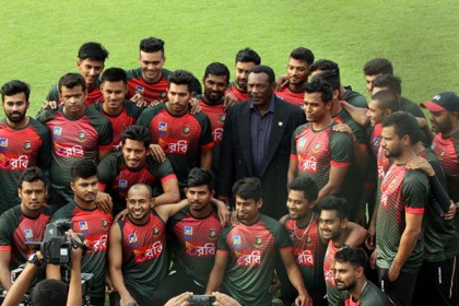 টাইগারদের পরামর্শ দিয়ে গেলেন সেই গর্ডন গ্রিনিজ 