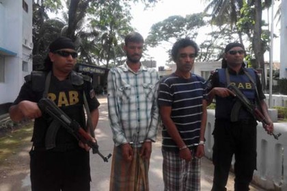 বিদেশি পিস্তল ও গুলিসহ ময়মনসিংহে আটক ২