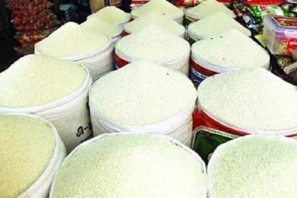 চট্টগ্রামে চাল ২৫ চিনি ৪০ টাকা!