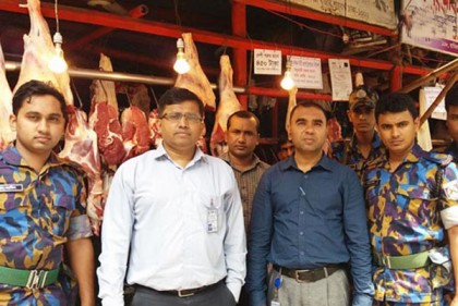 মাংসের দাম বেশি রাখায় ৯ ব্যবসায়ীকে জরিমানা