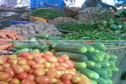 রমজানে কলারোয়ায় ভোগ্যপণ্যের বাজারে আগুন
