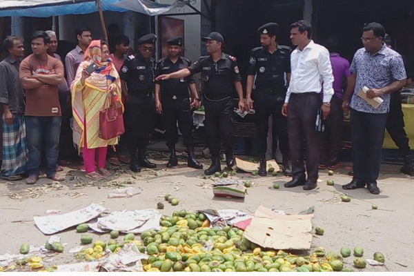 নীলফামারীতে ভ্রাম্যমাণ আদালতের অভিযান, জরিমানা