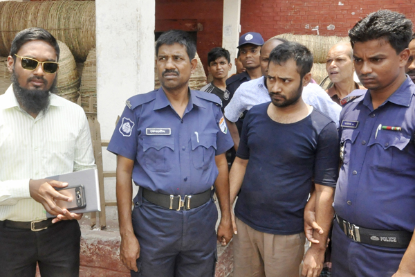 দিনাজপুরে রেলের টিকিট কালোবাজারি, একজনের কারাদণ্ড

