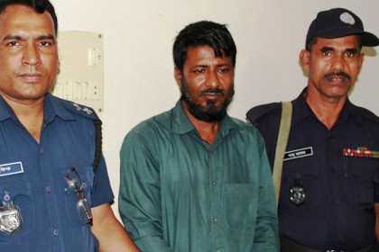 রাজাপুরে হত্যা মামলার আসামি গ্রেফতার 