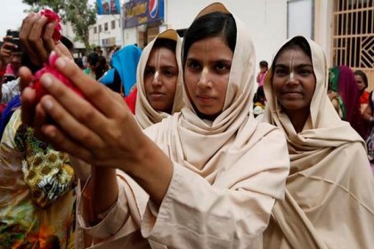 ২০ লাখ টাকা খরচ করে মন্দির তৈরি হবে পাকিস্তানে!