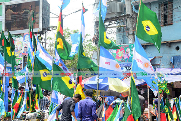 আর্জেন্টিনা-ব্রাজিলে মজেছে বগুড়ার ফুটবল প্রেমীরা 