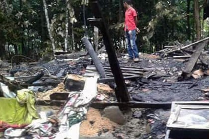 বাকেরগঞ্জে আগুনে বসতঘর পুড়ে ছাই