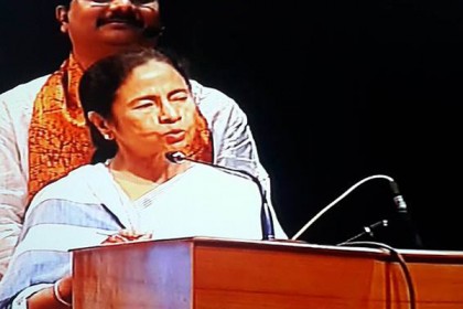আমরা বঙ্গবন্ধু ভবনও করতে চাই: মমতা