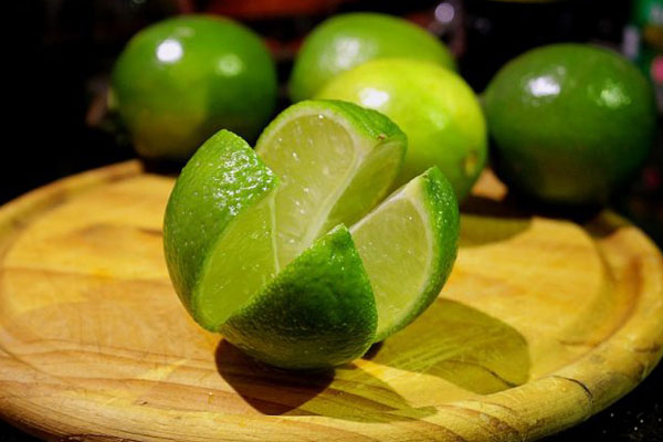 রোগ প্রতিরোধ ক্ষমতা বাড়ায় লেবুর শরবত