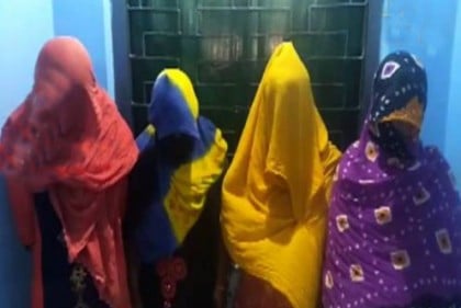 হোটেলে পতিতাবৃত্তির অভিযোগে আটক ৪ নারী