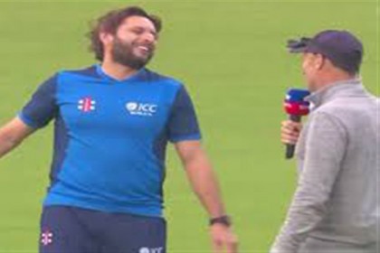 নাসের হুসেনের প্রশ্নের জবাবে বিস্ফোরক আফ্রিদি!