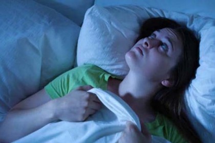 রাতে হঠাৎ ঘুম ভেঙে যাওয়ার কারণ ও প্রতিকার
