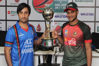টসে জিতে ফিল্ডিংয়ে বাংলাদেশ