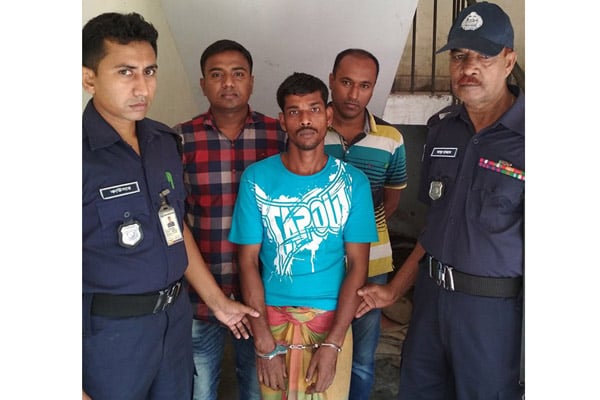 বোয়ালমারীতে ৩ মাদক ব্যবসায়ী আটক

