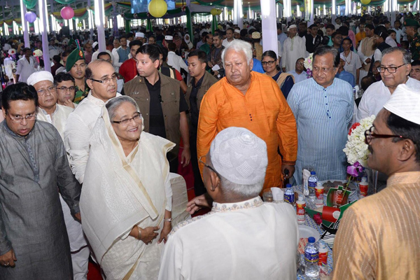 বিভিন্ন রাজনৈতিক দলের নেতাদের নিয়ে প্রধানমন্ত্রীর ইফতার