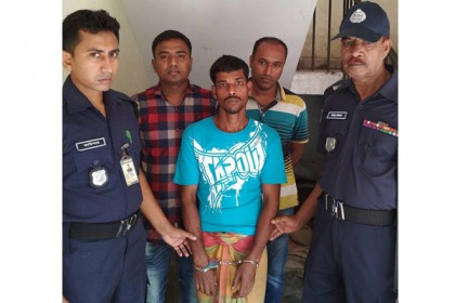 বোয়ালমারীতে ৩ মাদক ব্যবসায়ী আটক

