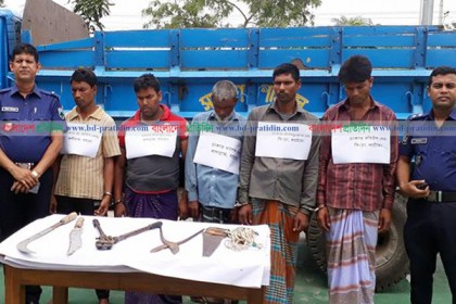 বগুড়ায় ডাকাতির প্রস্তুতিকালে ৫ ডাকাত গ্রেফতার  