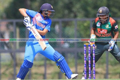 ভারতের বিপক্ষে ফিল্ডিংয়ে বাংলাদেশ