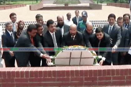 জাতীয় স্মৃতিসৌধে নবনিযুক্ত বিচারপতিদের শ্রদ্ধা