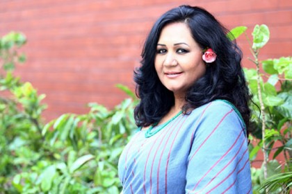 ঈদে ফাহমিদা নবীর ছুঁই না ছুঁই