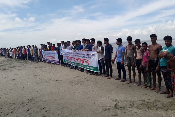 হাতিয়ায় নিরাপদে নৌ পারাপার নিশ্চিত করার দাবি