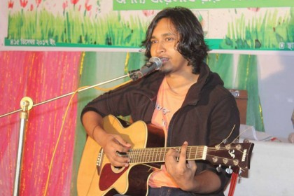 কণ্ঠশিল্পী মহিবুলের নতুন গান 'বিশ্বকাপের আনন্দ'