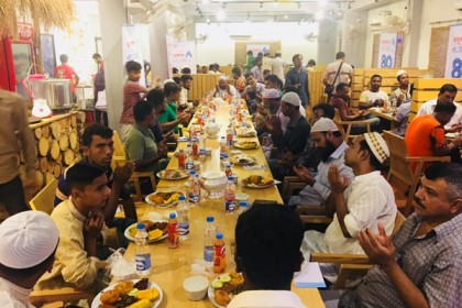 শ্রীনগরে বসুন্ধরা এল পি গ্যাসের ইফতার মাহফিল 