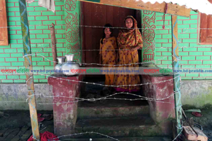 বাগেরহাটে প্রবাসীর বাড়িতে ছাত্রলীগ নেতার কাঁটাতারের বেড়া