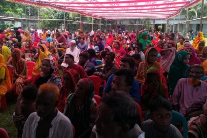 মুন্সীগঞ্জে ১৬৩৮ বেদে পরিবারে ঈদ আনন্দ