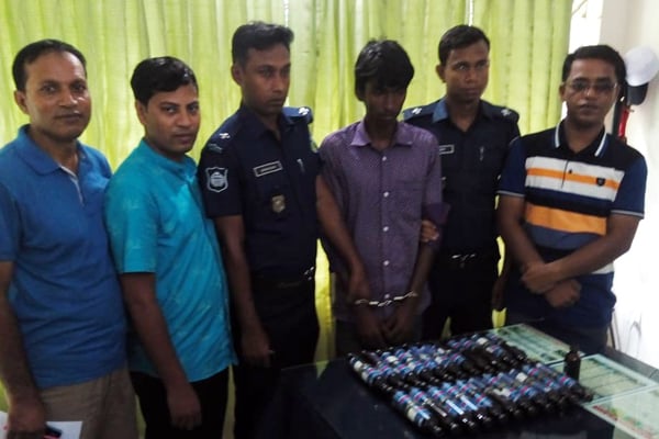 ফুলপুরে ফেনসিডিলসহ আটক ১

