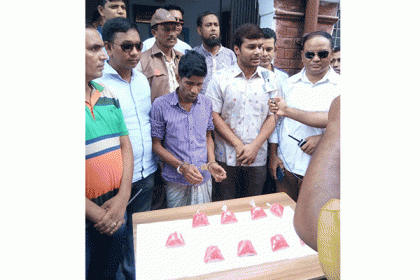 আদালতের মালখানা থেকে ইয়াবা পাচার, কনস্টেবল ও সোর্স আটক