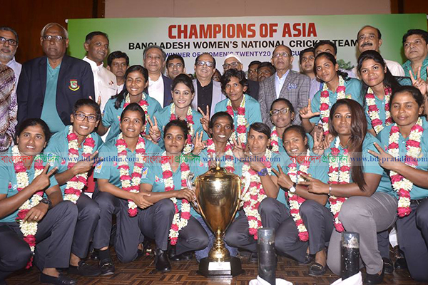 ইতিহাস গড়া সালমা বাহিনীকে ২ কোটি টাকা বোনাস