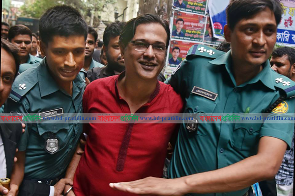 কারাগার থেকে বাসায় ফিরলেন আসিফ