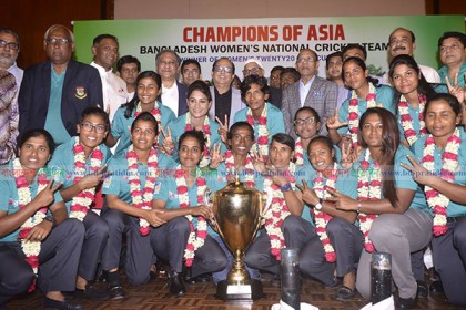 ইতিহাস গড়া সালমা বাহিনীকে ২ কোটি টাকা বোনাস