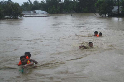 টানা বর্ষণে তলিয়ে গেছে খাগড়াছড়ি, সড়ক যোগাযোগ বিচ্ছিন্ন