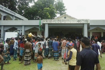 ফরিদপুরে চাল বিতরণে অনিয়ম