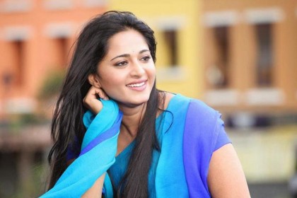 কাকে বিয়ে করছেন অানুশকা শেঠি?