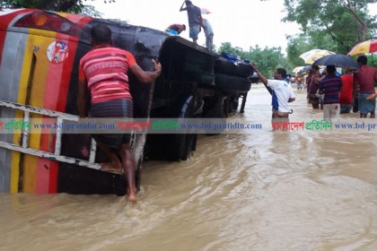 চট্টগ্রামে ৬ উপজেলায় অতিবৃষ্টি ও বন্যায় চরম জনদুর্ভোগ