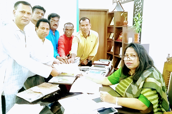 খালেদা জিয়ার সুচিকিৎসা ও মুক্তির দাবিতে স্মারকলিপি 