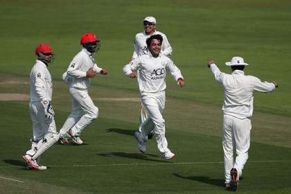 ঐতিহাসিক টেস্টে টস হেরে ফিল্ডিংয়ে আফগানরা