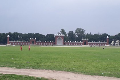 ঈদ জামাতের জন্য প্রস্তুত দিনাজপুরের গোর-এ শহীদ বড় মাঠ


